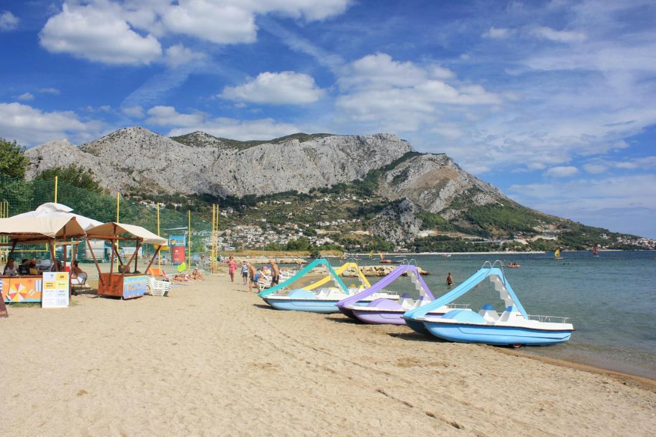 Apartments With A Parking Space Omis - 10362 Bagian luar foto