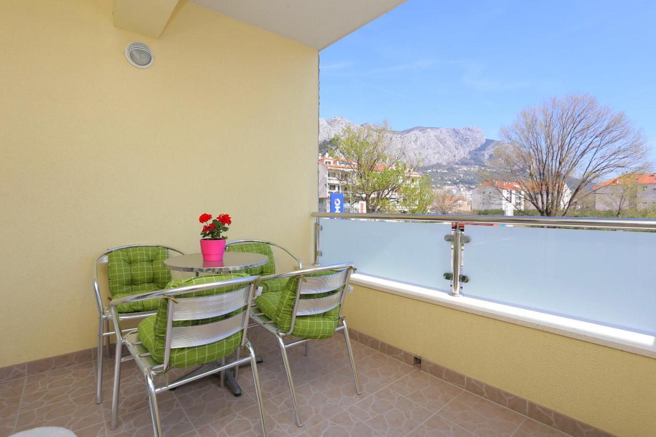 Apartments With A Parking Space Omis - 10362 Bagian luar foto